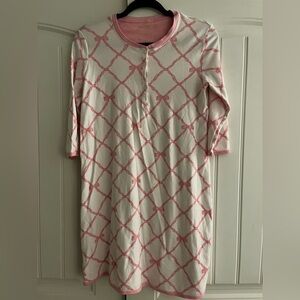 The Beaufort Bonnet Company Pink and White Nightgown